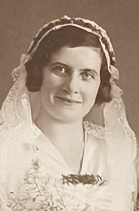 pict996.jpg [156x237]